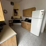 εξοχική μονοκατοικία με αυλή και εξωτερική αποθήκη-country House With Yard And External Warehouse Apartament *