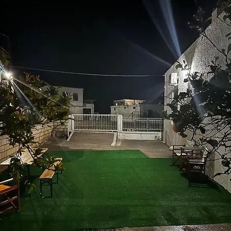 Εξοχική Μονοκατοικία με αυλή και εξωτερική αποθήκη-Country house with yard&external warehouse شقة 4*