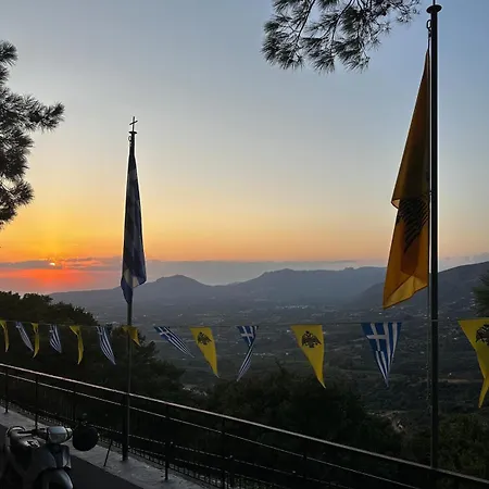 εξοχική μονοκατοικία με αυλή και εξωτερική αποθήκη-country House With Yard And External Warehouse Apartment Dhermatianika