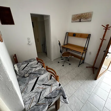 Εξοχική Μονοκατοικία με αυλή και εξωτερική αποθήκη-Country house with yard&external warehouse 4* Dhermatianika