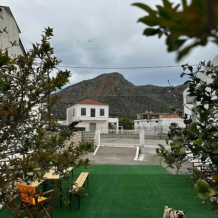 شقة Εξοχική Μονοκατοικία με αυλή και εξωτερική αποθήκη-Country house with yard&external warehouse 4*