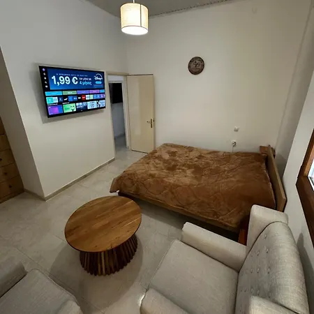 Εξοχική Μονοκατοικία με αυλή και εξωτερική αποθήκη-Country house with yard&external warehouse شقة 4*