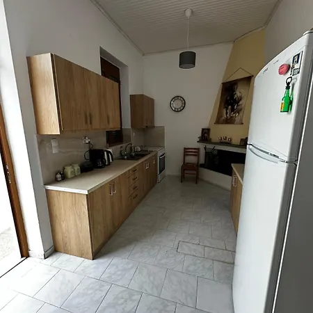 Εξοχική Μονοκατοικία με αυλή και εξωτερική αποθήκη-Country house with yard&external warehouse