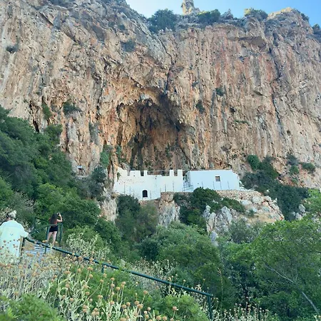 εξοχική μονοκατοικία με αυλή και εξωτερική αποθήκη-country House With Yard And External Warehouse Apartment