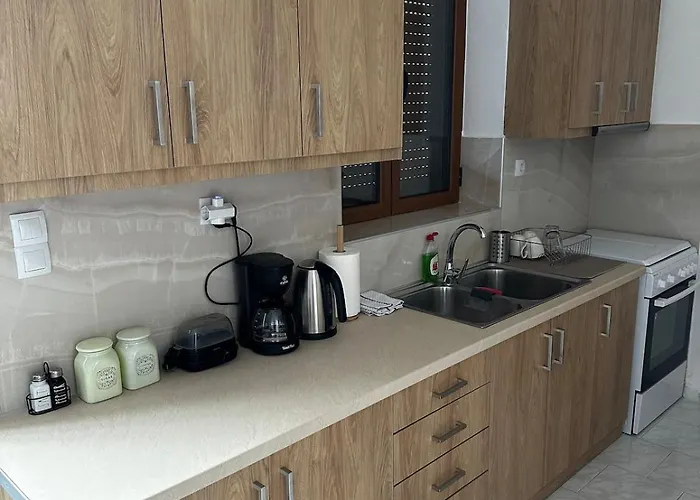 דירה εξοχική μονοκατοικία με αυλή και εξωτερική αποθήκη-country House With Yard And External Warehouse