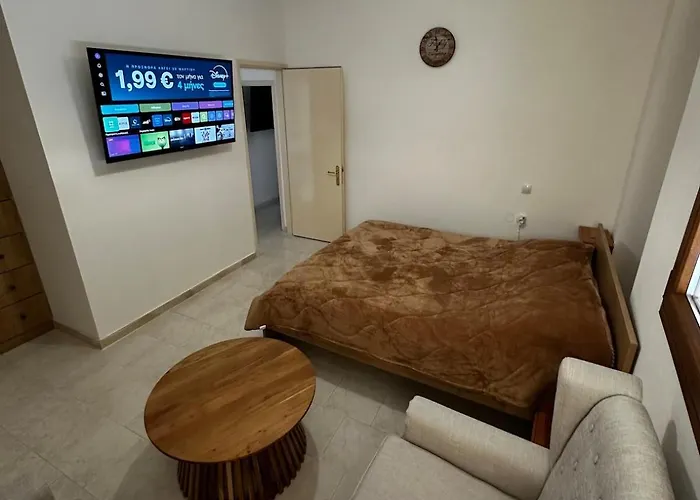 εξοχική μονοκατοικία με αυλή και εξωτερική αποθήκη-country House With Yard And External Warehouse דירה *