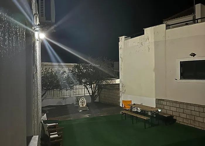 εξοχική μονοκατοικία με αυλή και εξωτερική αποθήκη-country House With Yard And External Warehouse דירה *