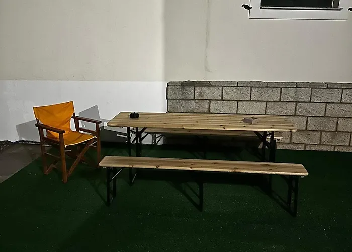 εξοχική μονοκατοικία με αυλή και εξωτερική αποθήκη-country House With Yard And External Warehouse דירה *