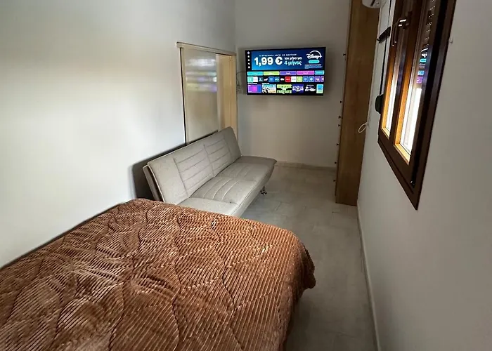 εξοχική μονοκατοικία με αυλή και εξωτερική αποθήκη-country House With Yard And External Warehouse Lejlighed