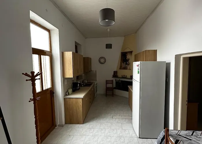 εξοχική μονοκατοικία με αυλή και εξωτερική αποθήκη-country House With Yard And External Warehouse