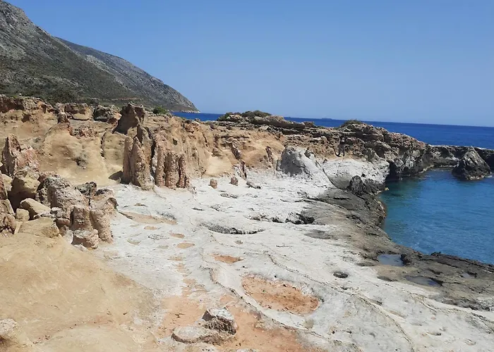 εξοχική μονοκατοικία με αυλή και εξωτερική αποθήκη-country House With Yard And External Warehouse דירה